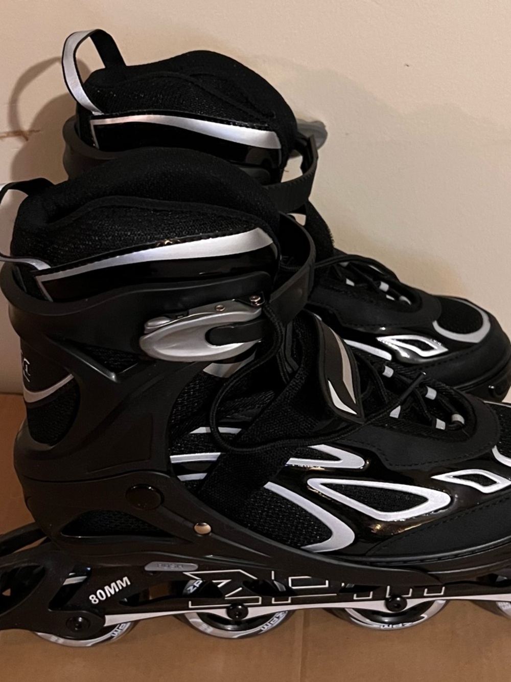 Black and White Inline Roller Skates 2PM Sports XL See Chart Wheels Light Up